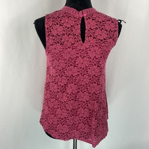 West Kei Magenta Fully Lined Floral Lace Tank with Key Hole Cutout in Back - Picture 2 of 8